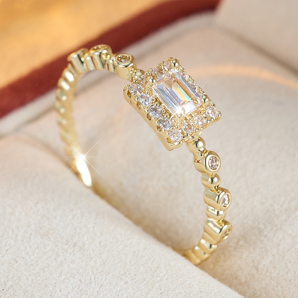 Elegant Rectangular Synthetic Zirconia Ring with Halos
